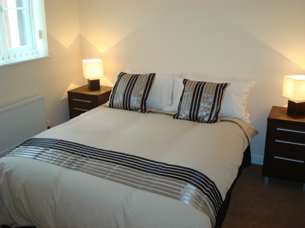 At Home In The City Serviced Apartments Newport Εξωτερικό φωτογραφία